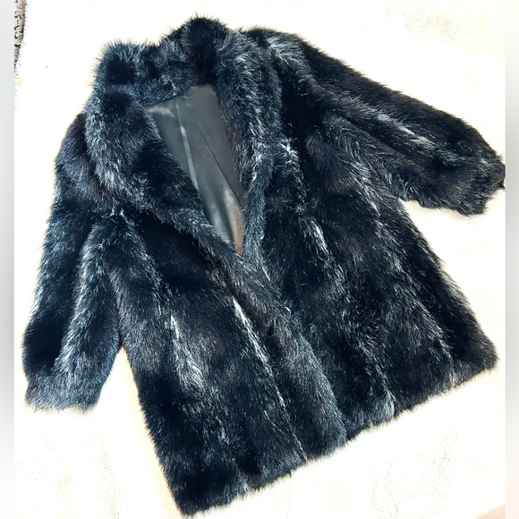 Source Unknown Jackets & Blazers - Source Unknown Black Faux Fur Leather Jacket